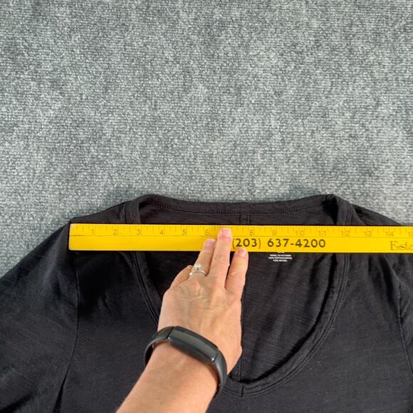 Banana Republic Malibu V-Neck Tee Black Women's Large 60% Cotton Modal - Picture 4 of 7